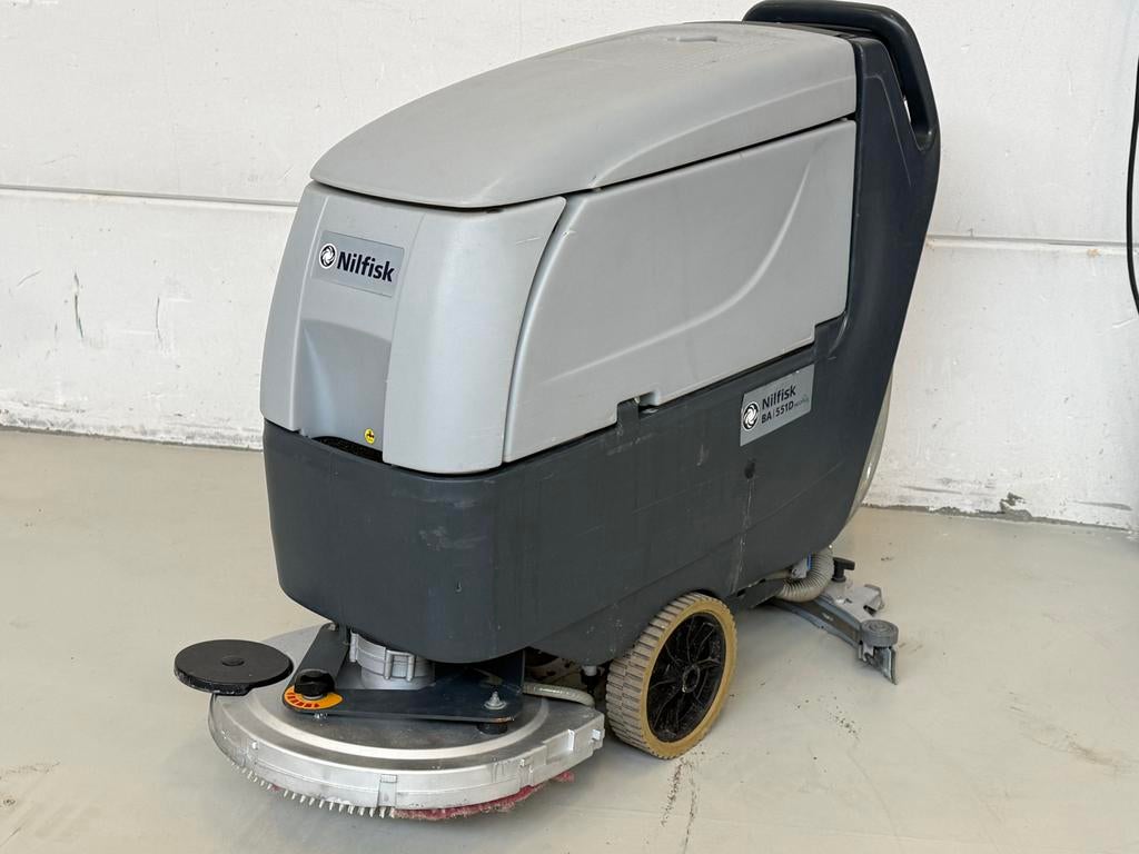 Nilfisk BA 531D Schrobzuigmachine, Ophalen
