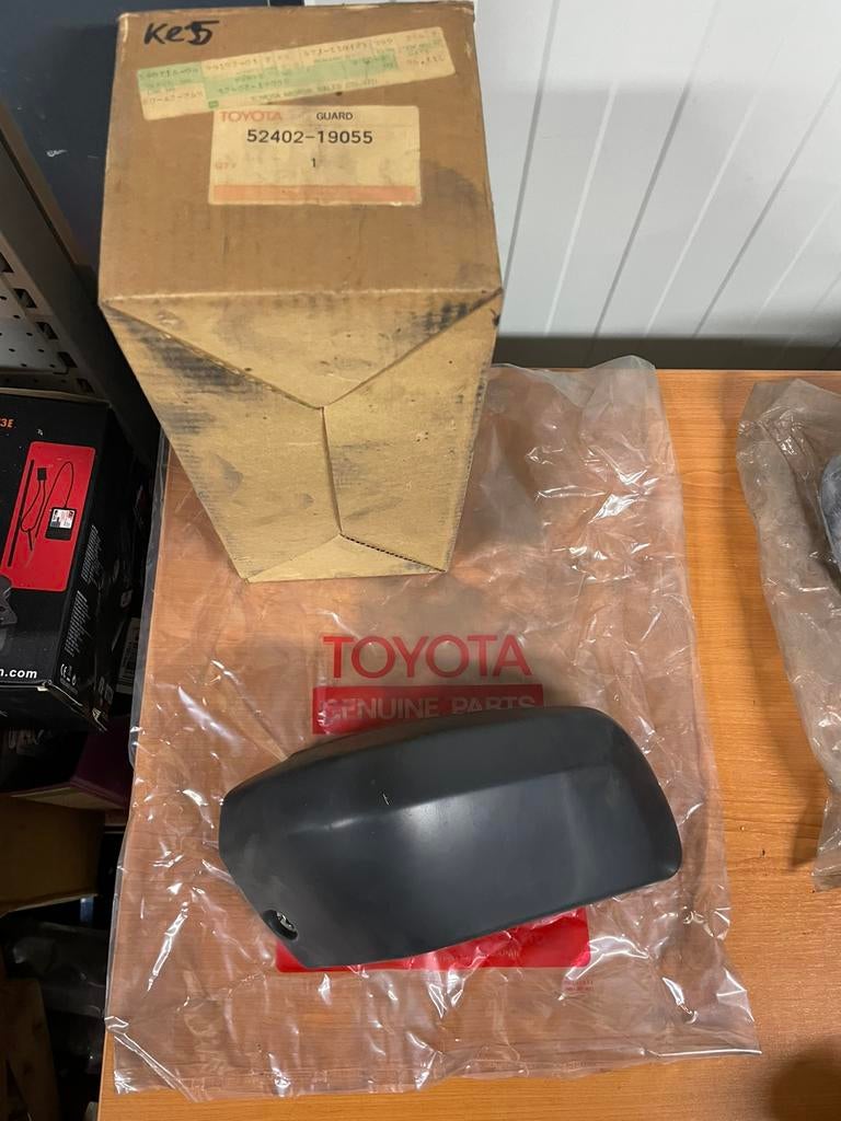 Toyota corolla liftback ke50 te51 hoek nieuw 52402-19055, Ophalen of Verzenden