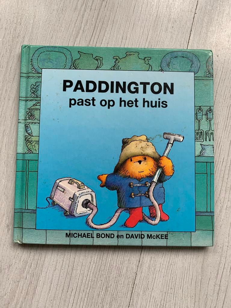 Paddington past op het huis - Michael Bond, Ophalen of Verzenden, Zo goed als nieuw, Fictie algemeen