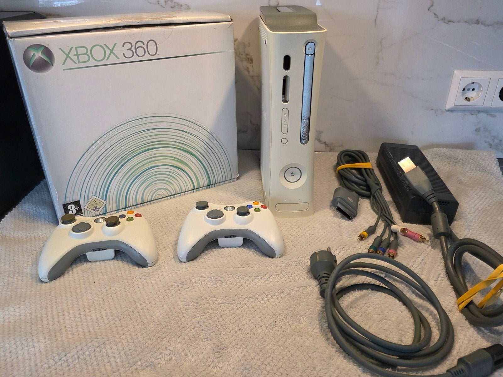 Xbox 360 Premium 20GB compleet in doos + 2 controllers, Gebruikt, Met 2 controllers, 360 Pro of Premium, 20 GB