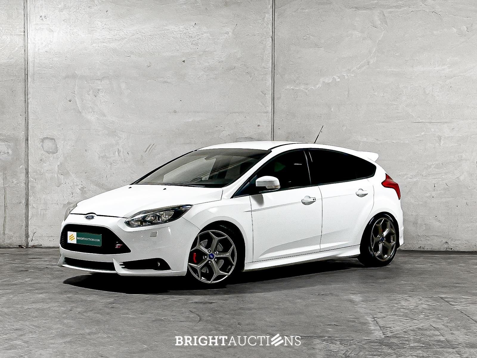 Ford Focus 2.0 EcoBoost ST-2 (bj 2013), Auto's, Focus, Gebruikt, 4 cilinders, Wit