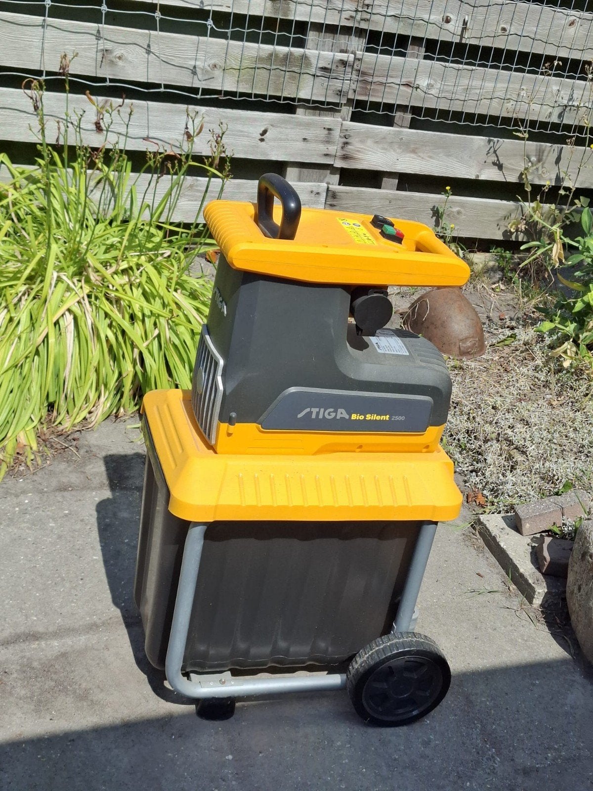 Stiga Bio Silent 2300 hakselaar met opvangbak, Tuin en Terras, Hakselaars, Gebruikt, Stiga, Ophalen of Verzenden, Met opvangbak