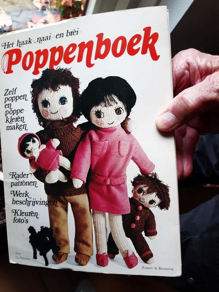 Haak-, naai- en brei- Poppenboek voor zelf poppen maken, Hobby en Vrije tijd, Ophalen of Verzenden, Haken, Patroon of Boek