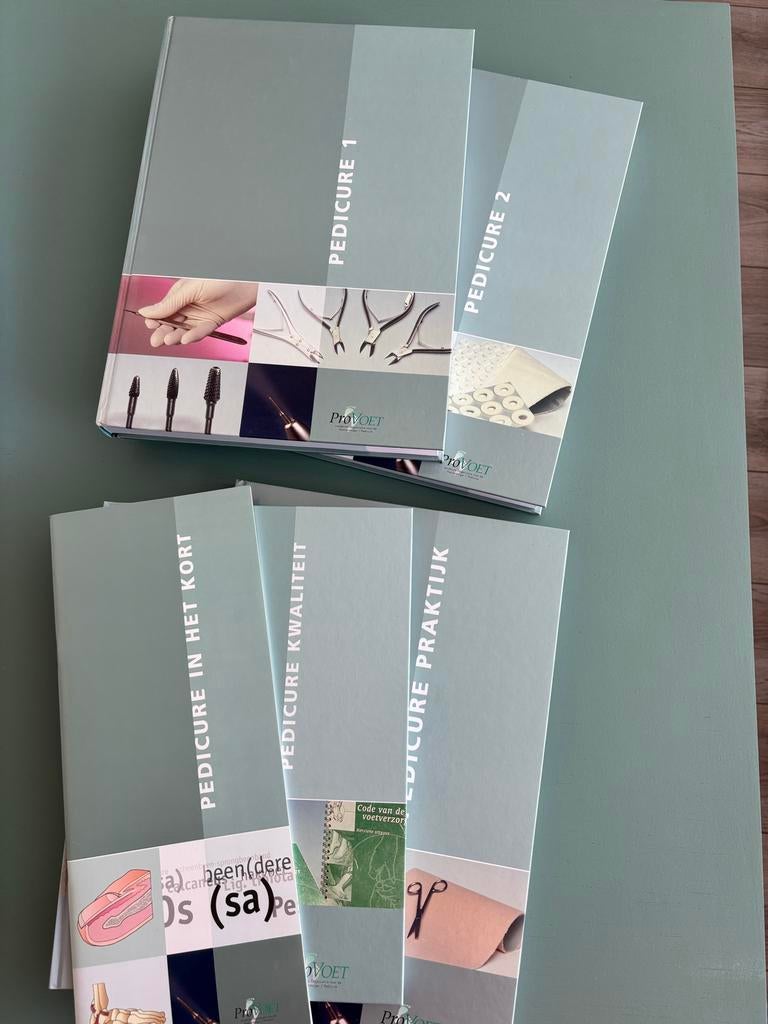 Complete Pedicure Studieboeken - ProVoet Opleiding, Boeken, Ophalen of Verzenden, Zo goed als nieuw, MBO