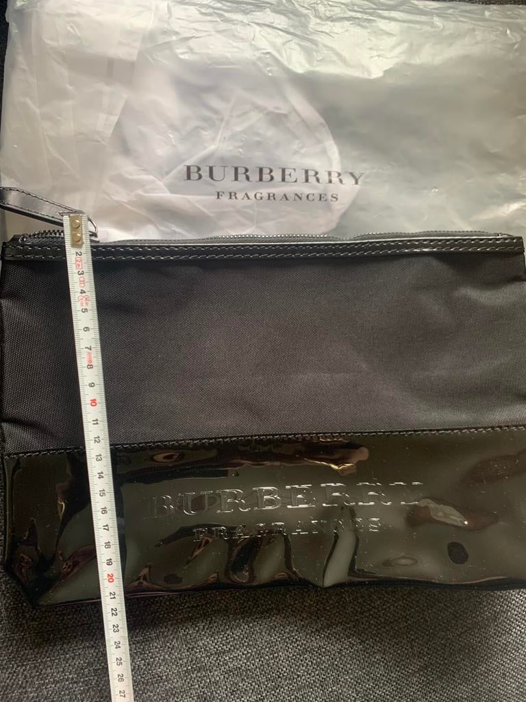 BURBERRY toilettas nieuw in verpakking, Sieraden, Tassen en Uiterlijk, Toilettassen, Ophalen of Verzenden, Nieuw, Zwart, Heer of Dame
