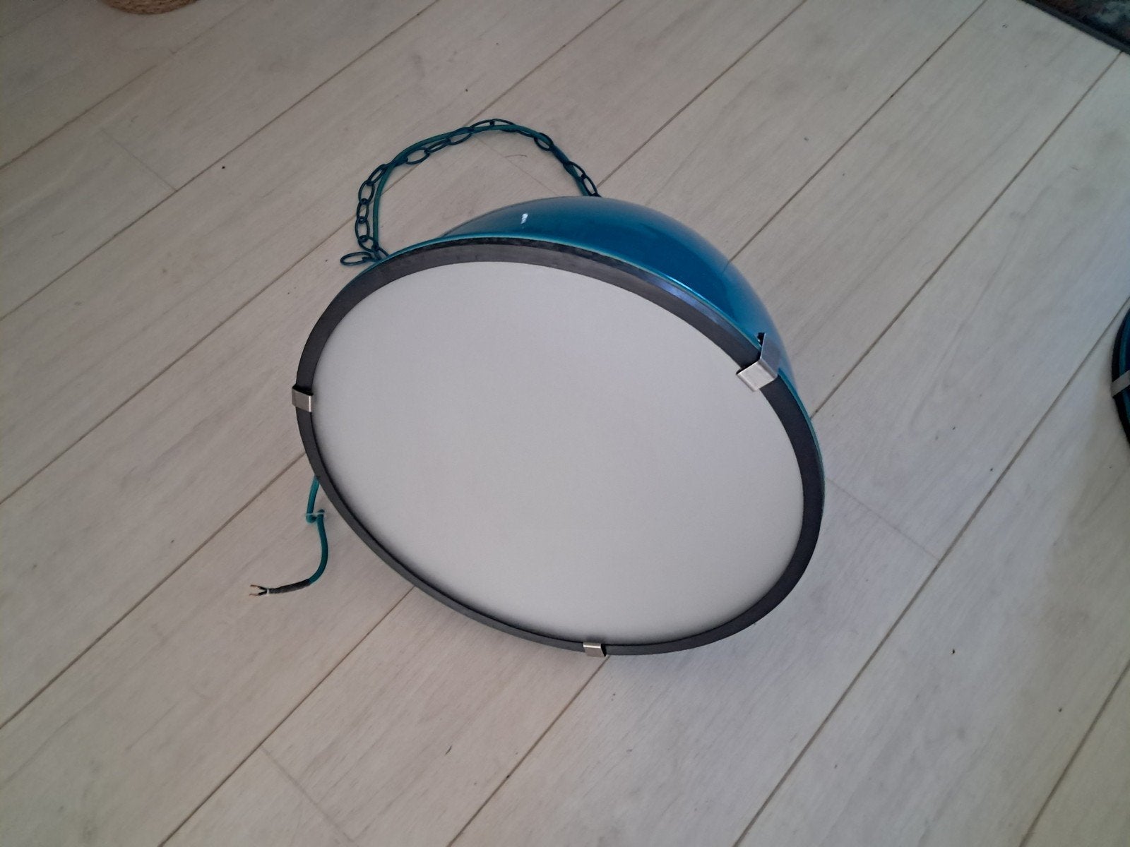 2x Turquoise Industriële Hanglampen met Kappen, Ophalen, Gebruikt, E27 (groot), Metaal