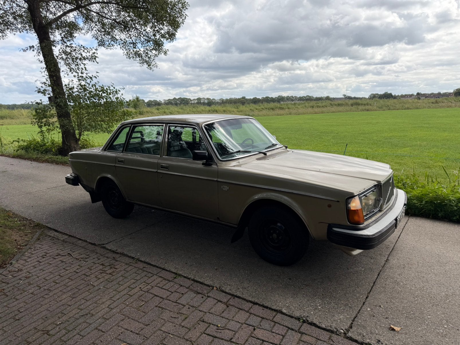 Volvo 264 2.7 GL AUT 1977 Grijs, Auto's, Automaat, 1330 kg, Achterwielaandrijving, Overige kleuren