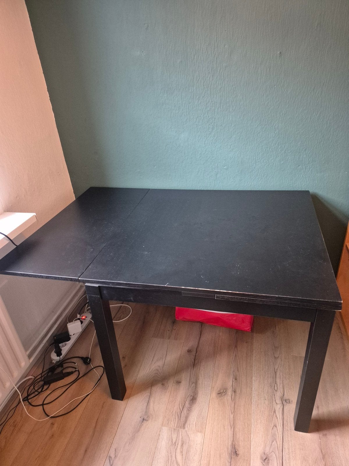Zwarte IKEA tafel uitschuifbaar, Gebruikt, 50 tot 100 cm, 100 tot 150 cm, Ophalen of Verzenden