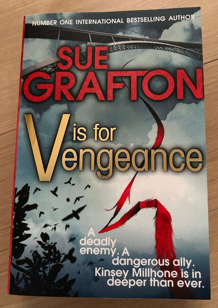 Sue Grafton - V is for Violence Paperback Engels Kinsey M., Verzenden, Zo goed als nieuw, Sue Grafton