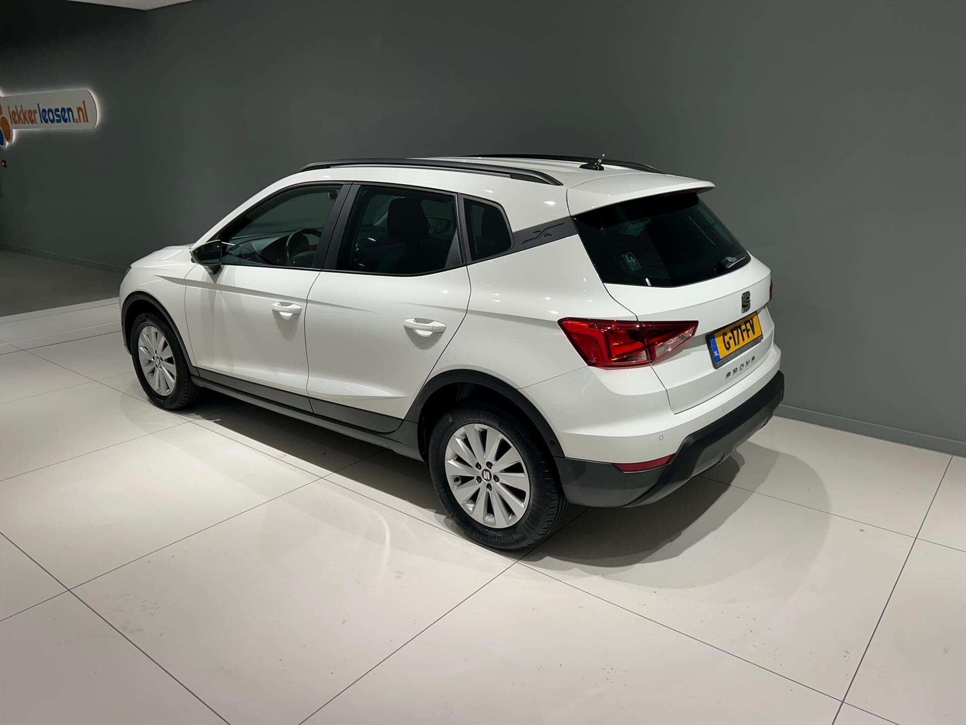 SEAT Arona 1.0 TSI 95pk Style Business Intense, Auto's, Stof, Gebruikt, 95 pk, Origineel Nederlands