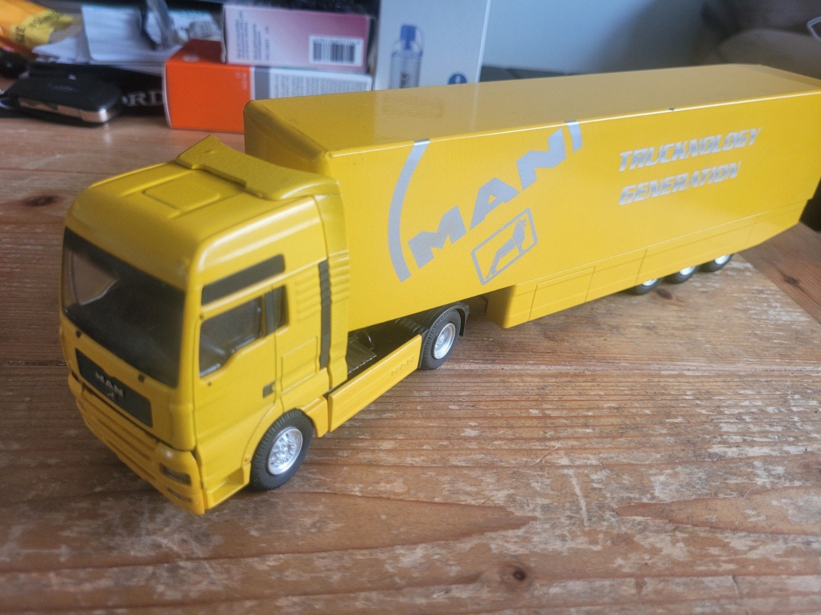 Man met demo oplegger, NZG, N, N, Nzg