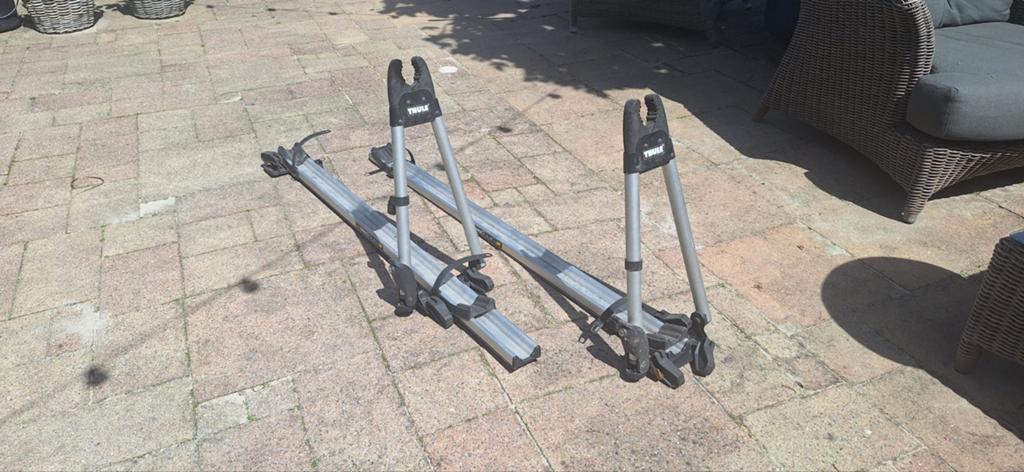 Fietsen dakdrager THULE modelTour, 2 stuks, verstelbaar,, Ophalen of Verzenden, Dakdrager