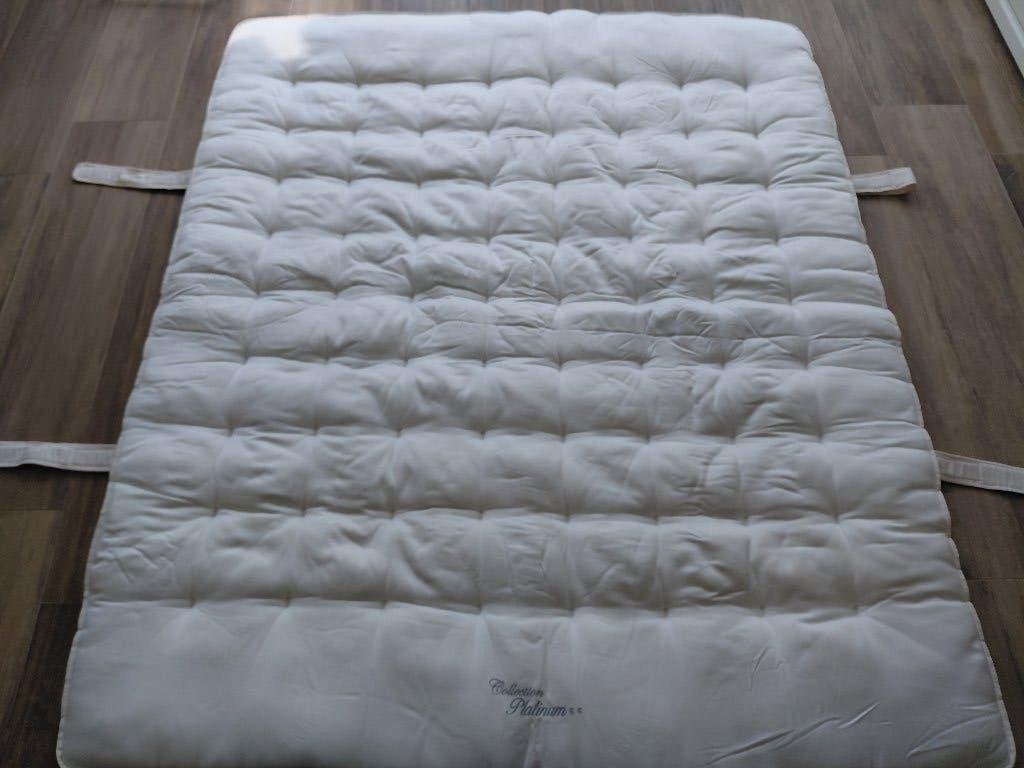 Treca de Paris bed en topper, Huis en Inrichting, Ophalen, Tweepersoons, Zo goed als nieuw, Matras