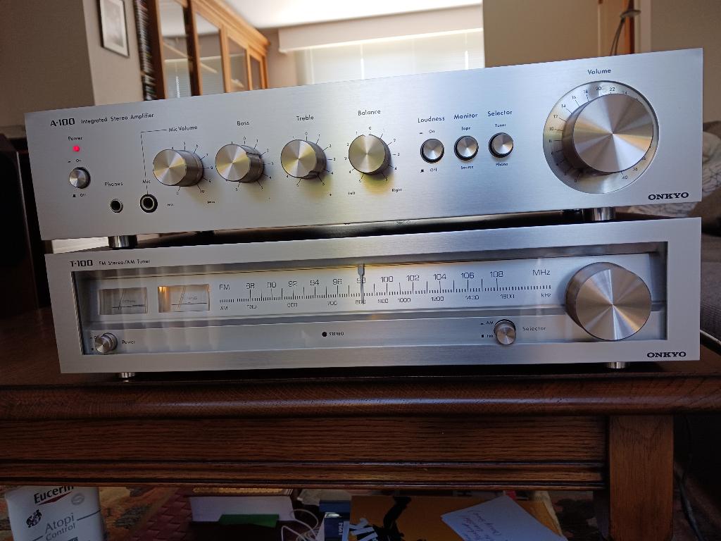 Onkyo A-100 versterker + Onkyo T-100 tuner, Ophalen, Zo goed als nieuw, 60 tot 120 watt, Stereo