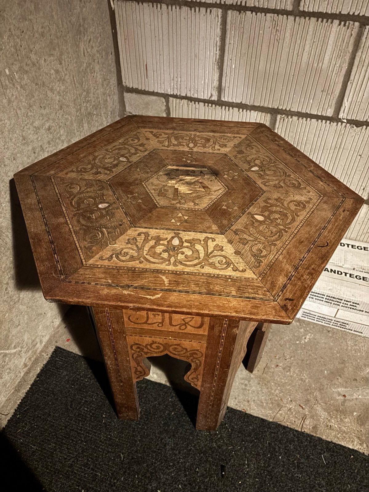 Antieke Marokkaanse bijzettafel met inlegwerk, Ophalen of Verzenden