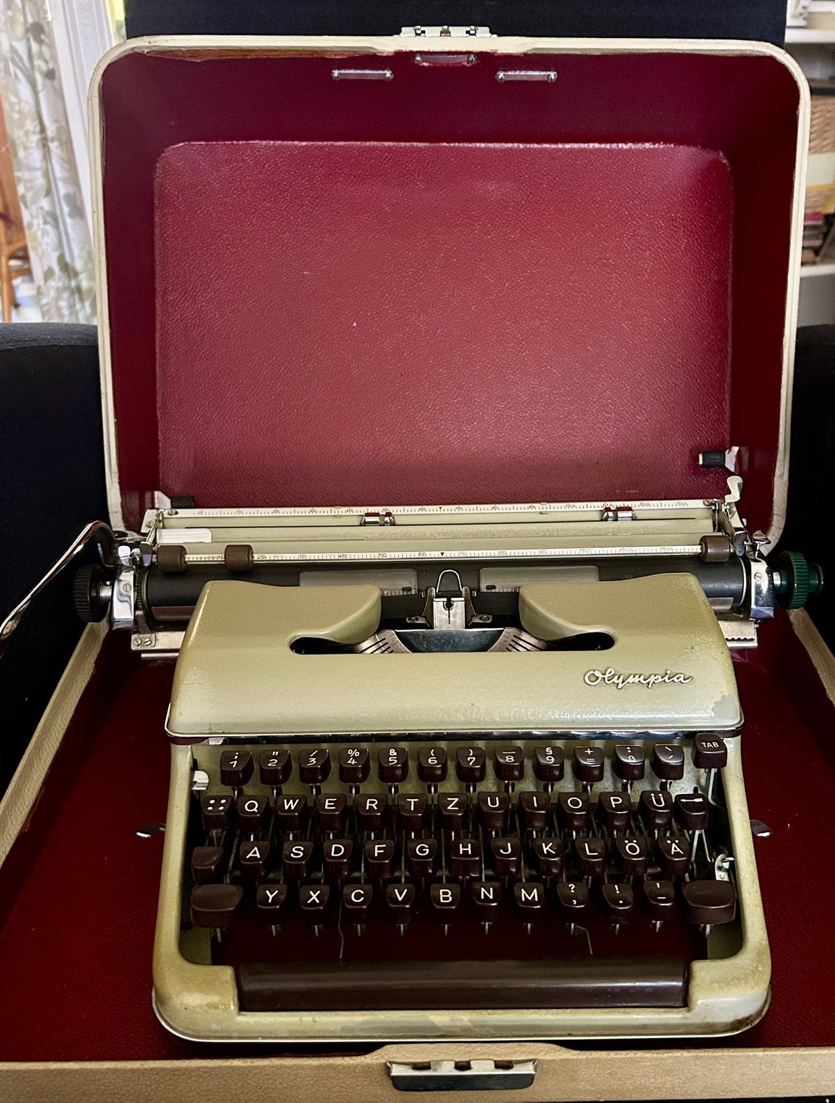 Vintage Duitse typmachine - werkend met originele koffer, Ophalen, Gebruikt