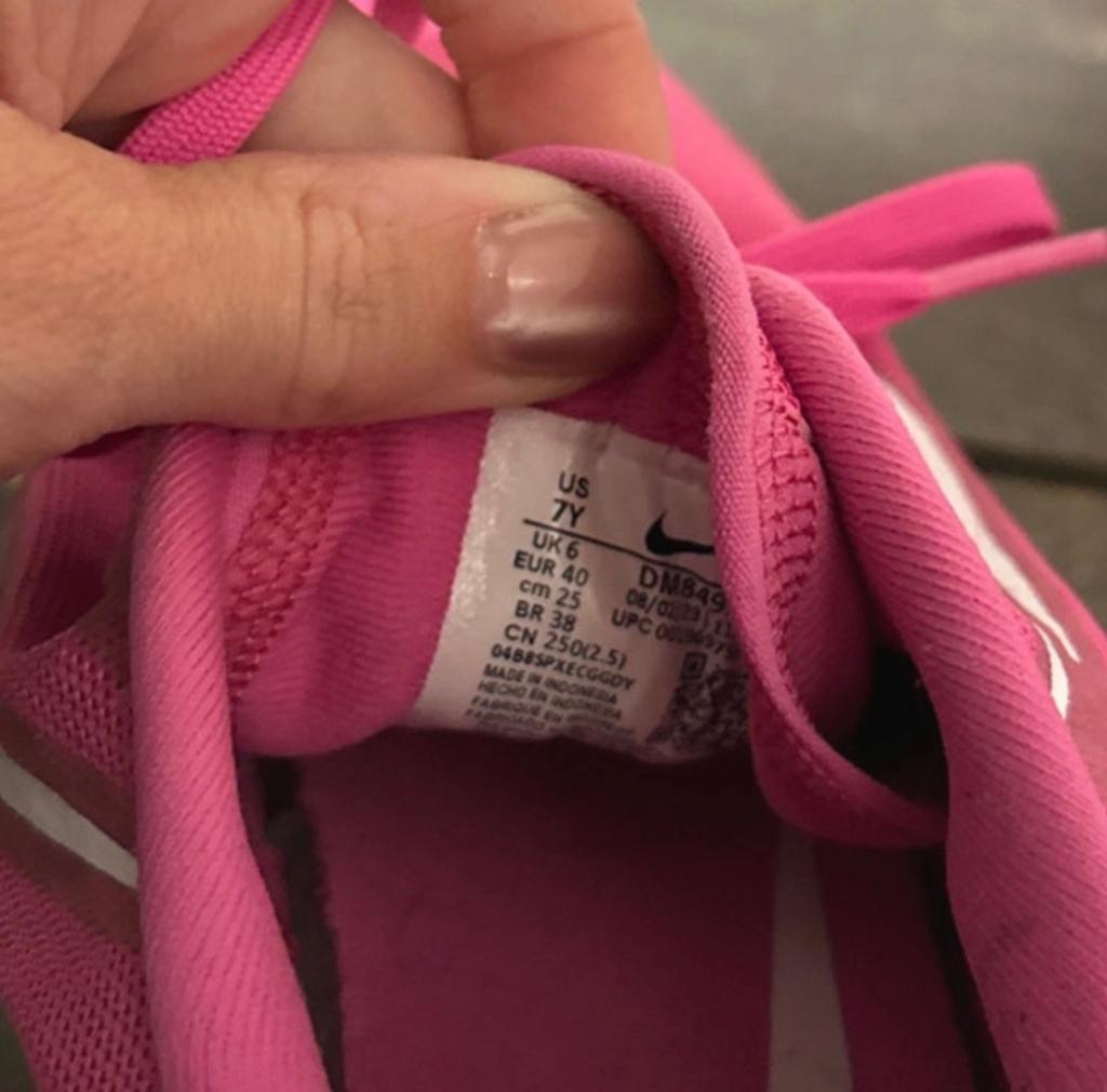 Nike Air Zoom Hardloopschoenen - Zo goed als nieuw, Ophalen of Verzenden, Zo goed als nieuw, Roze, Sportschoenen