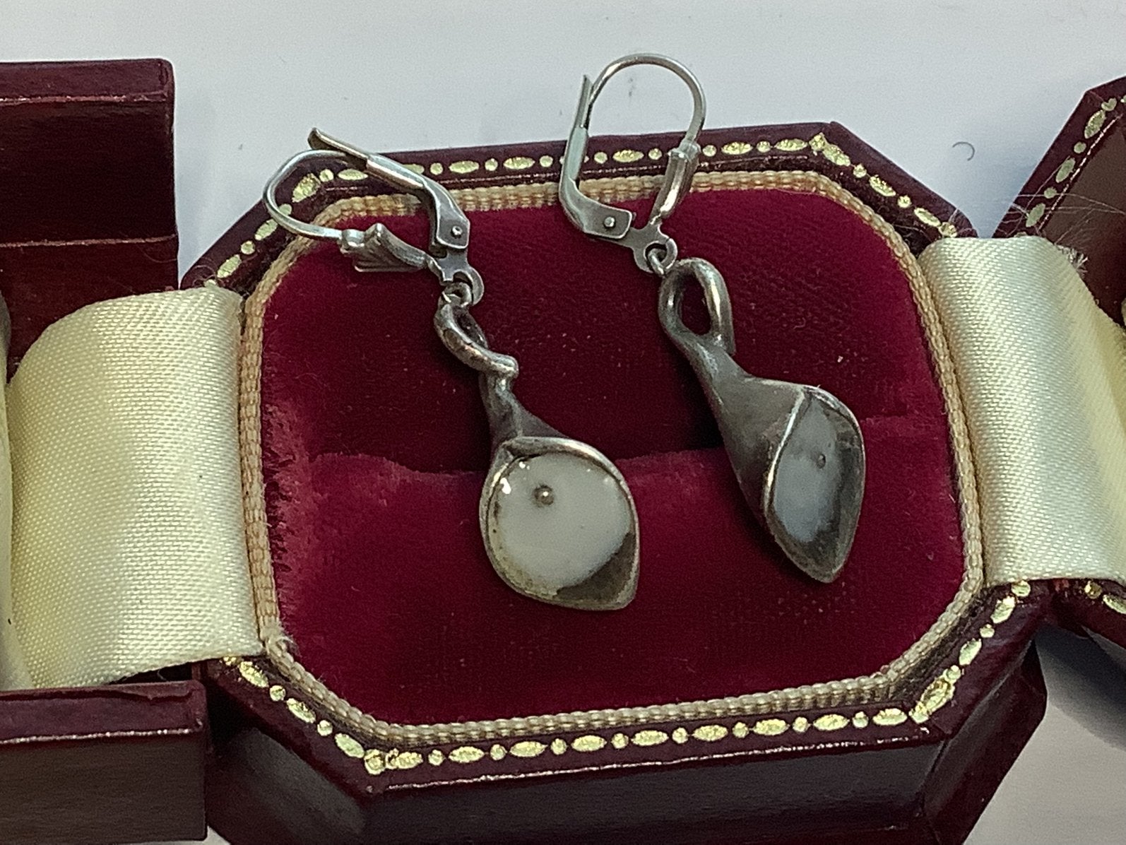 PRACHTIGE ZILVEREN DESIGN OORHANGERS FRAAI BEWERKT, Verzenden, Zilver, Oorbellen