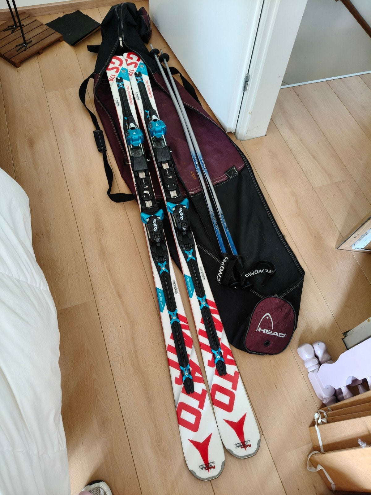 Complete ski-uitrusting: ski's, schoenen, stokken, helm,bril, Sport en Fitness, Skiën en Langlaufen, Ophalen, 160 tot 180 cm, Gebruikt