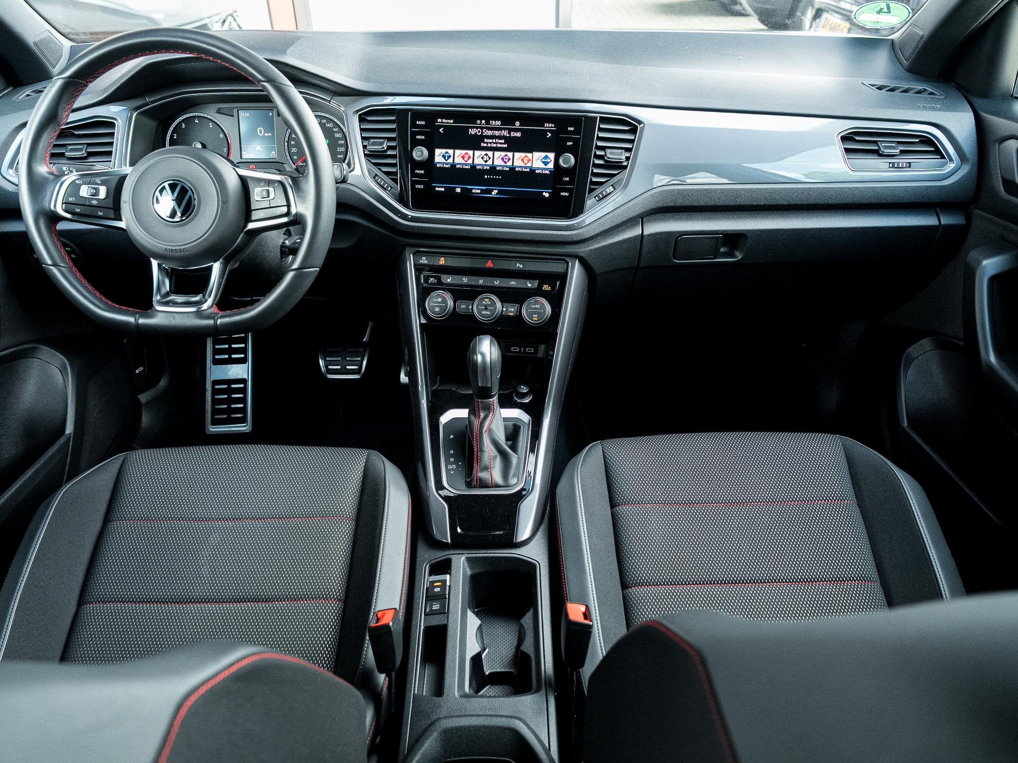 Volkswagen T-Roc 1.5 TSI Sport | Stoelverwarming | Adaptieve, Stof, 4 cilinders, Wit, Bedrijf