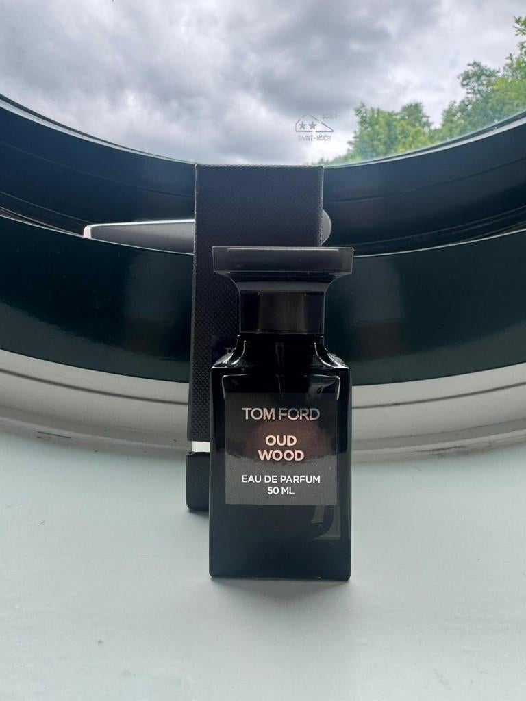 Tom Ford - Oud Wood - 50ml, Sieraden, Tassen en Uiterlijk, Uiterlijk | Parfum, Ophalen of Verzenden, Zo goed als nieuw