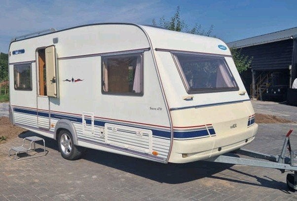 Wilk caravan met voortent, luifel, in zeer goede staat, 2 aparte bedden, Rondzit, Kachel, Particulier