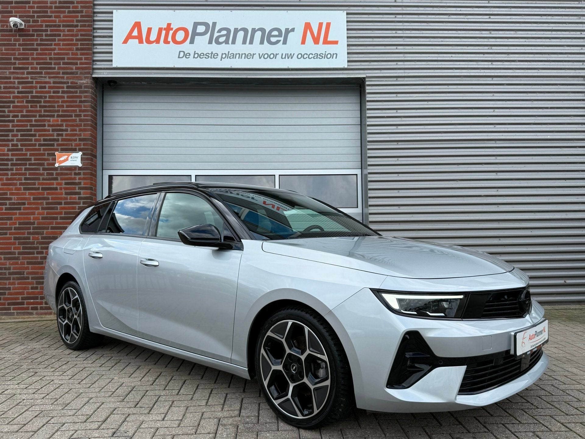 Opel Astra 1.2 Turbo Ultimate! Incl. Btw! 360 Camera! Pano, Dealer onderhouden, Gebruikt, Zwart, 1199 cc