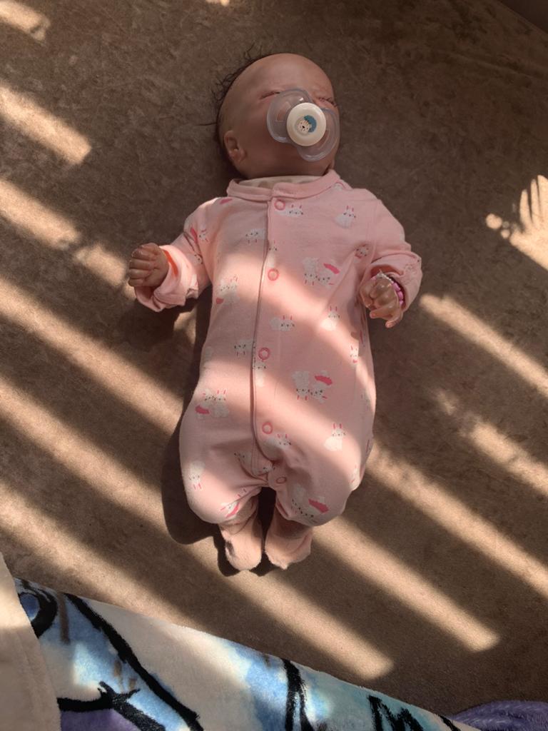 Reborn pop met kleertjes, Ophalen of Verzenden, Zo goed als nieuw, Babypop, Levensecht of Reborn