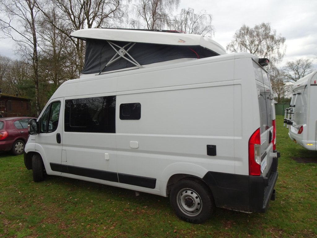 Fiat Ducato 4 persoons met hefdak, Caravans en Kamperen, Campers, Chemisch toilet, Buscamper of Camperbus, Fiat, Bedrijf