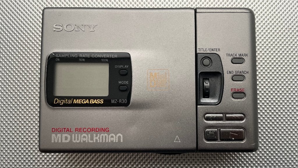 Sony MZ-R30 Minidisc Walkman, Ophalen, Walkman