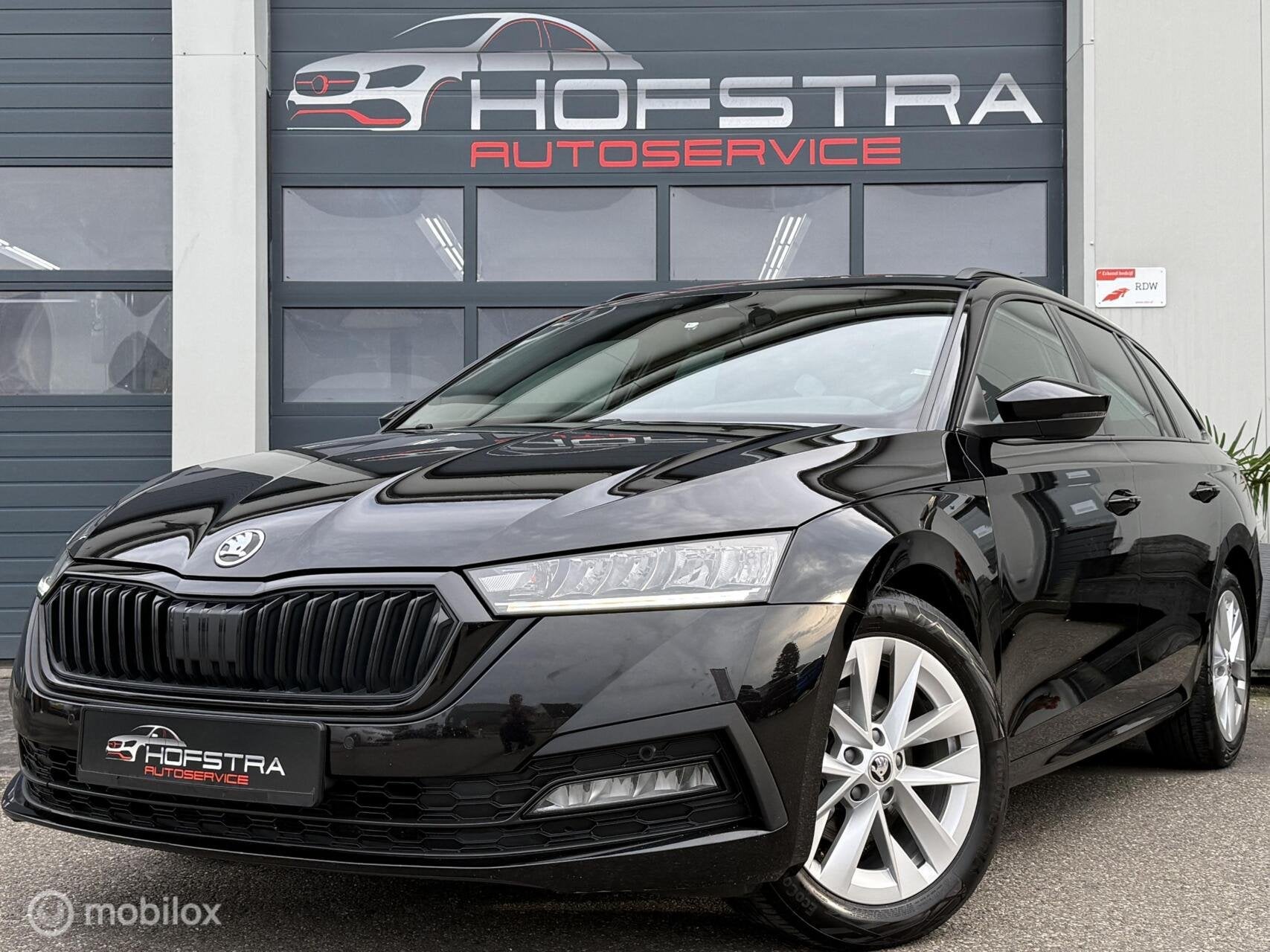 Skoda Octavia Combi 1.5 e-TSI Sportline Aut. Trekhk Schaalst, Dealer onderhouden, Euro 6, 4 cilinders, 150 pk