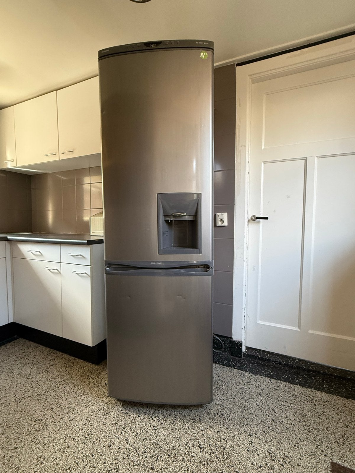 Foto 2 van Samsung Koelkast met Vriezer en Waterdispenser