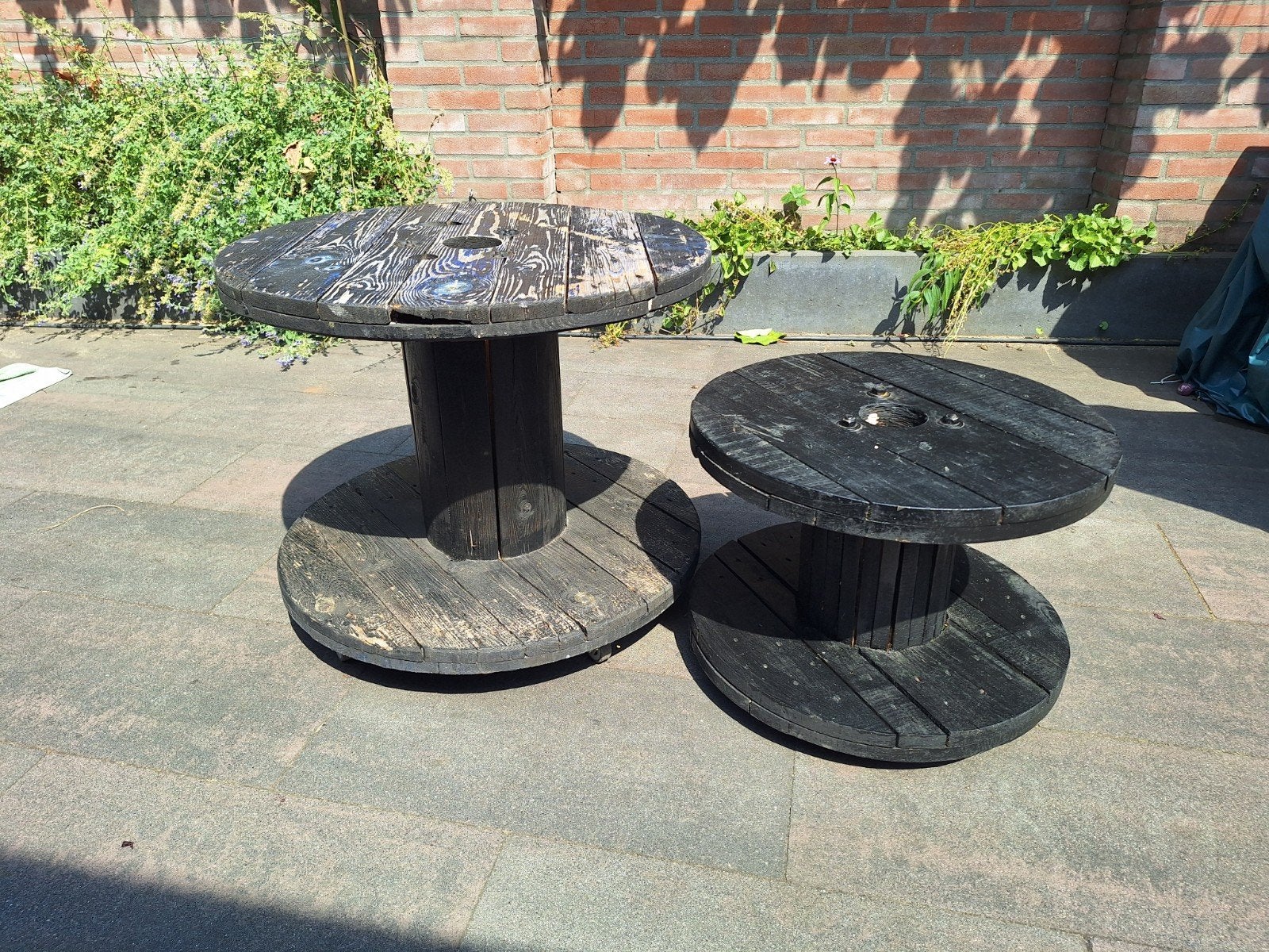 2 bijzettafels van kabelhaspels op wieltjes, Gebruikt, Rond, Hout, Ophalen