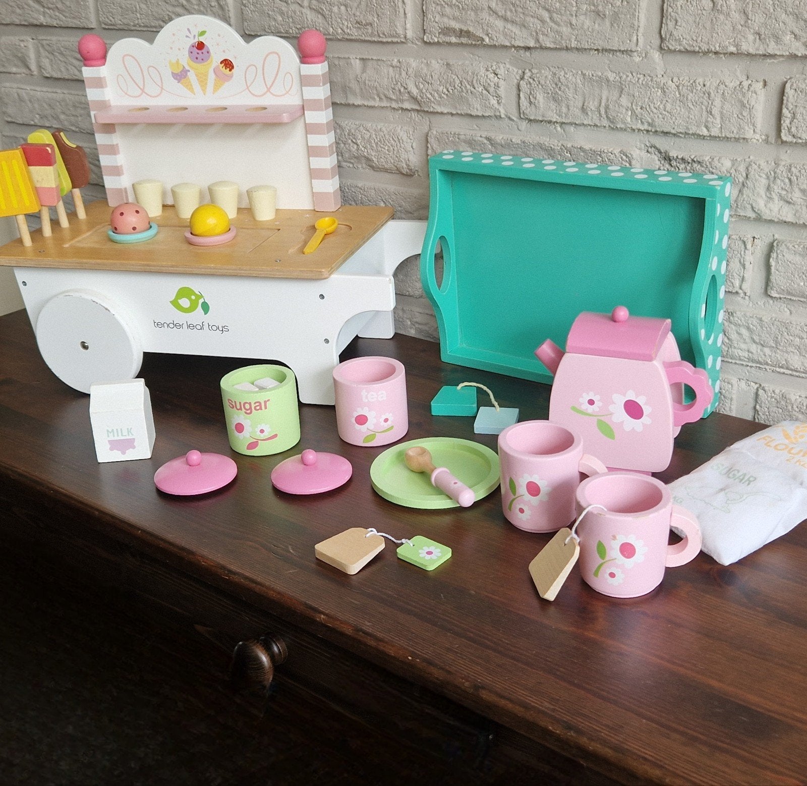 Houten Speelgoed: Theeservies en IJskar van Tender Leaf Toys, Ophalen of Verzenden, Gebruikt, Overige typen