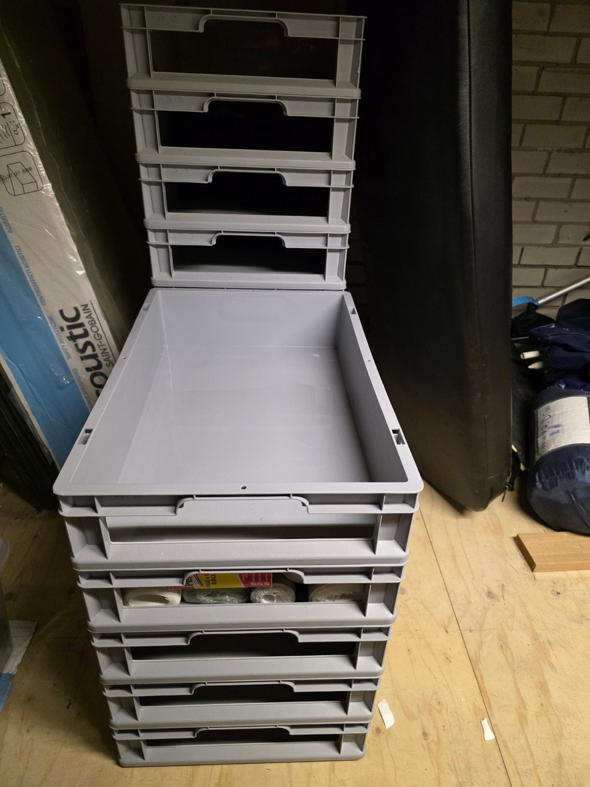 14x Nieuwe Magazijnbakken Kunststof 600x400x120 mm, Ophalen