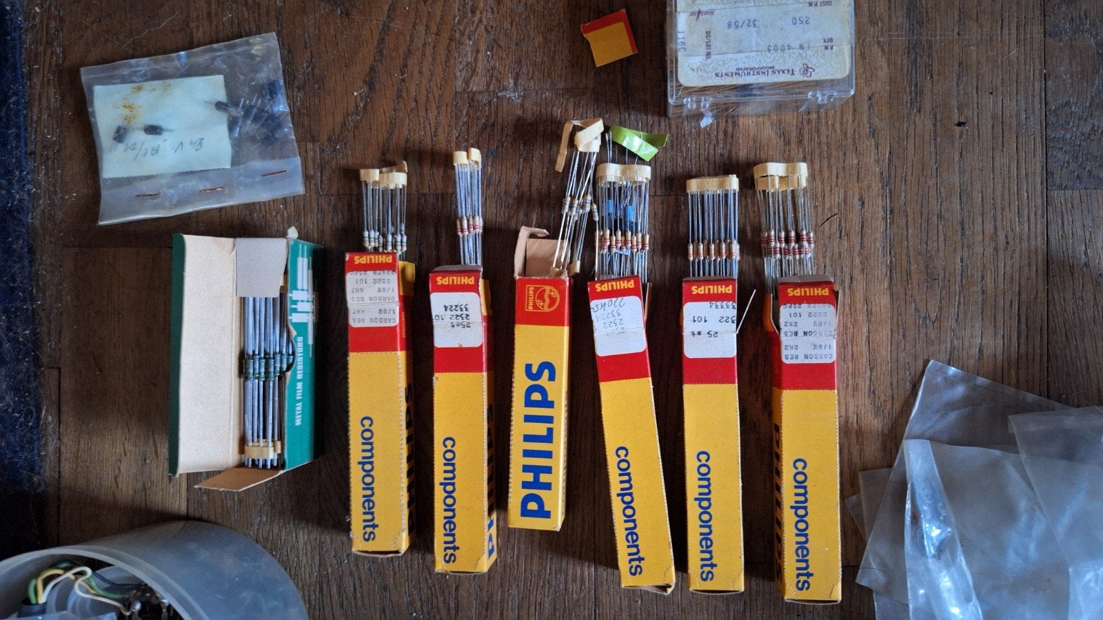 Voornamelijk Philips etc werrstanden etc te koop., Ophalen of Verzenden