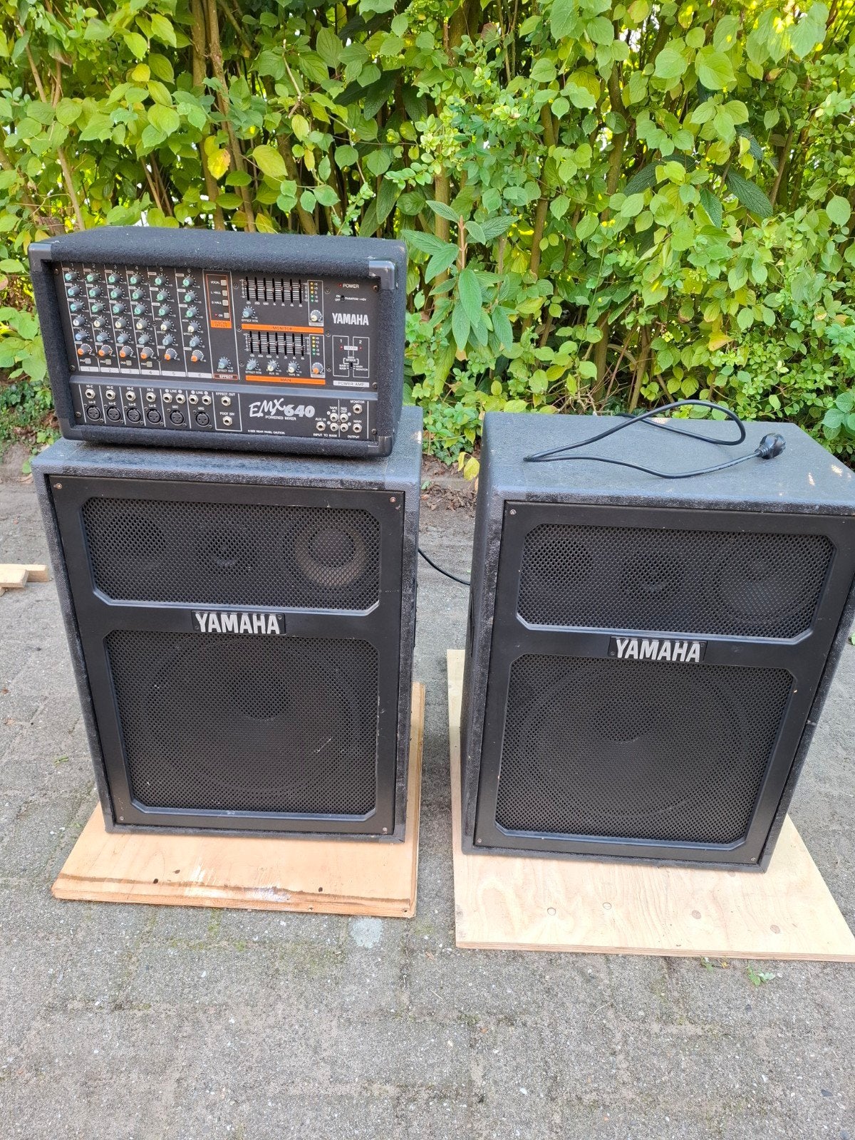 Yamaha EMX640  powered mixer + speakers professioneel geluid, Ophalen, Gebruikt