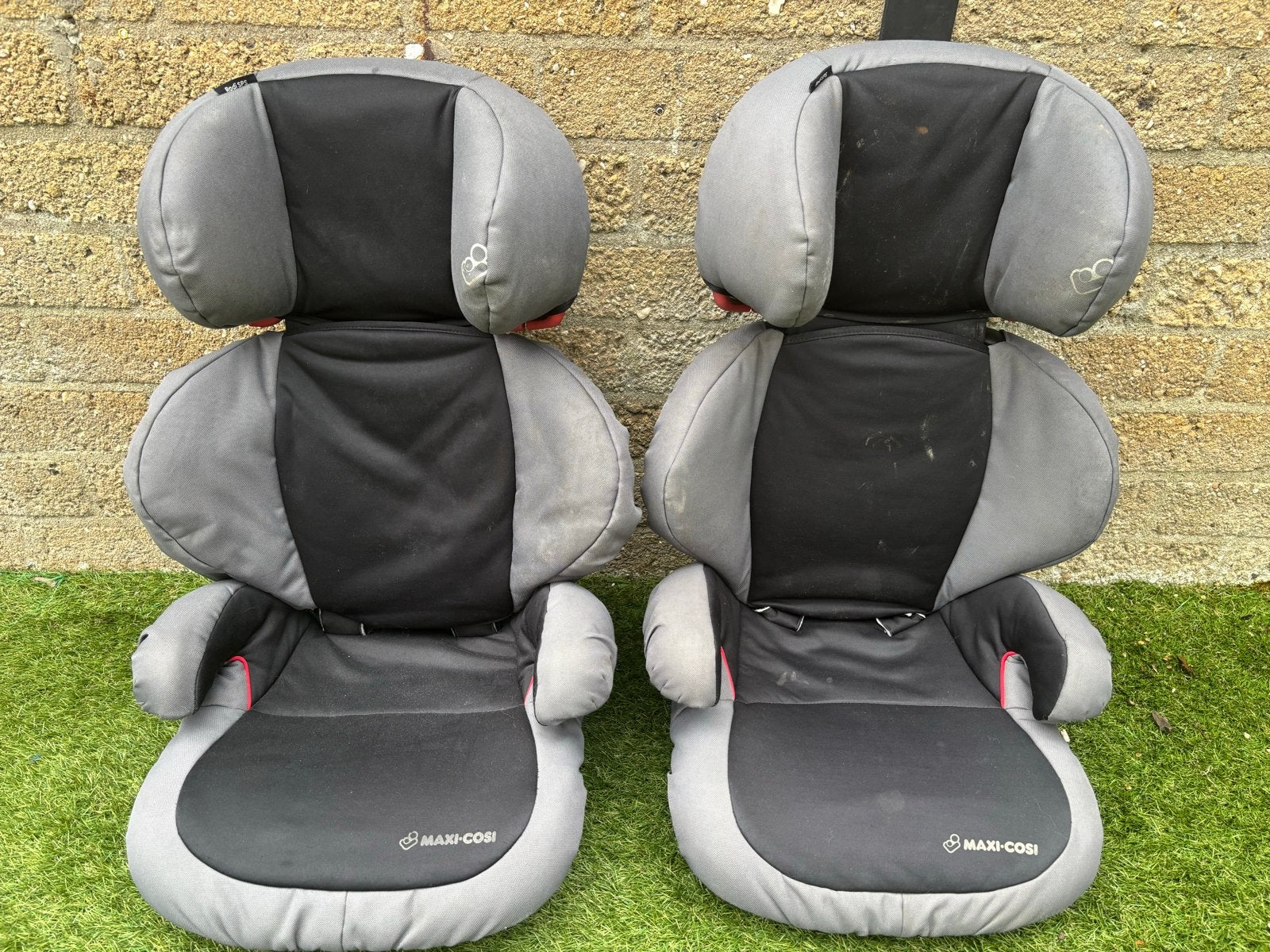 Maxi-Cosi Kinderzitjes (2 stuks) - Gebruikt, Kinderen en Baby's, Autostoeltjes, Ophalen, 15 t/m 36 kg, Afneembare rugleuning, Maxi-Cosi