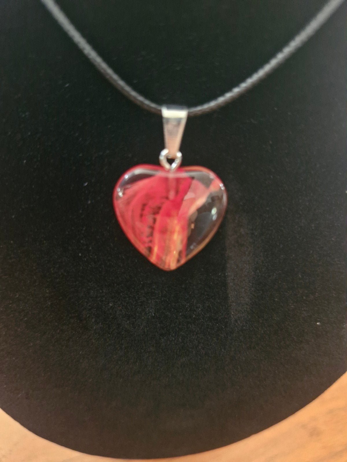 Rood geel doorzichtig hartjes ketting, Sieraden, Tassen en Uiterlijk, Kettingen, Overige materialen, Verstelbaar, Geel, Onbekend