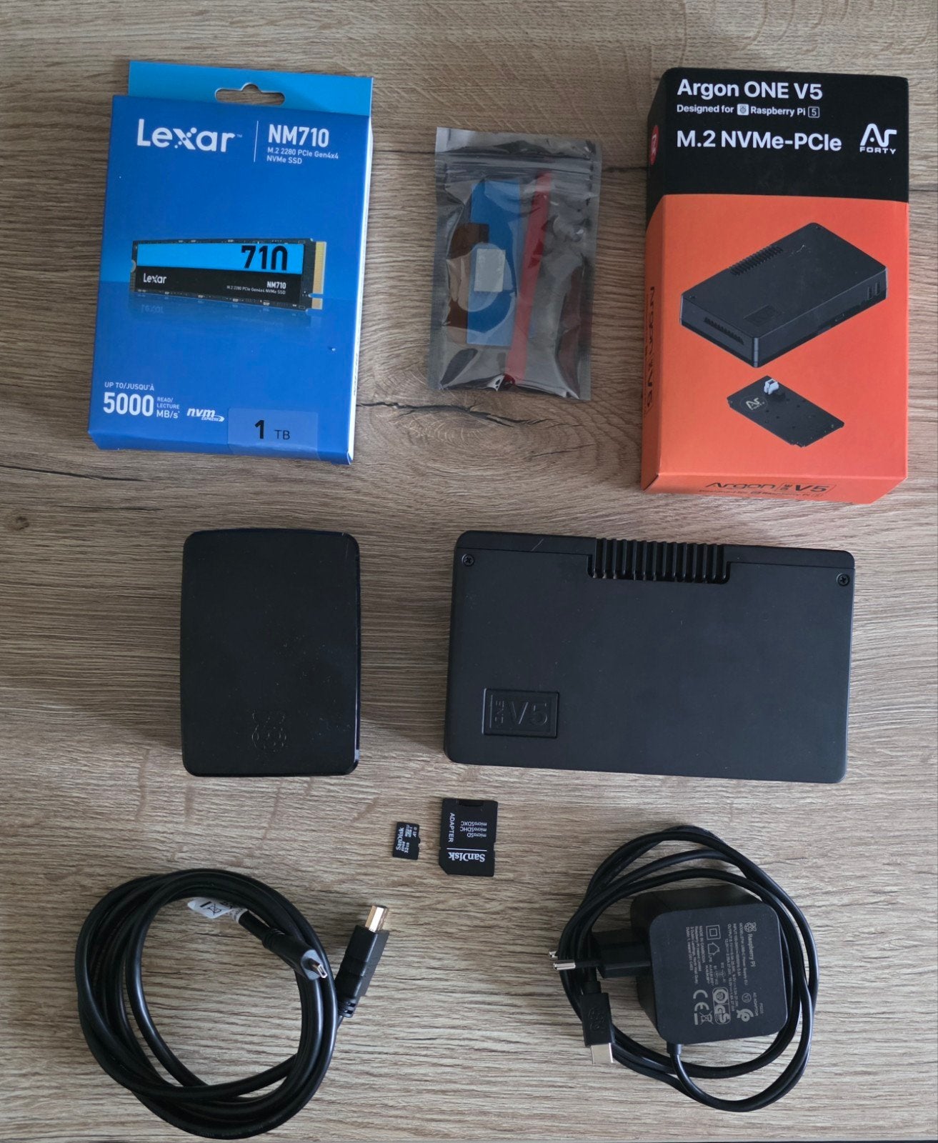 Raspberry Pi 5 - 16GB -Argon ONE V5 case en 1TB NVMe SSD, Broadcom BCM2711, Minder dan 2 Ghz, Ophalen of Verzenden, Zo goed als nieuw