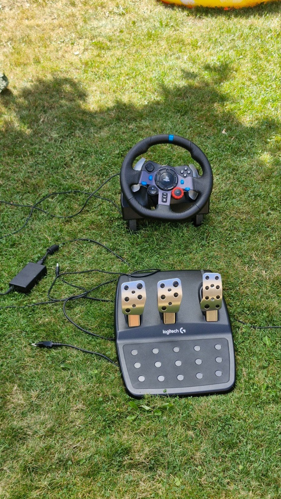 Logitech g29 racestuur met pedalen, Spelcomputers en Games, Ophalen, 1 speler, Racen en Vliegen, Zo goed als nieuw