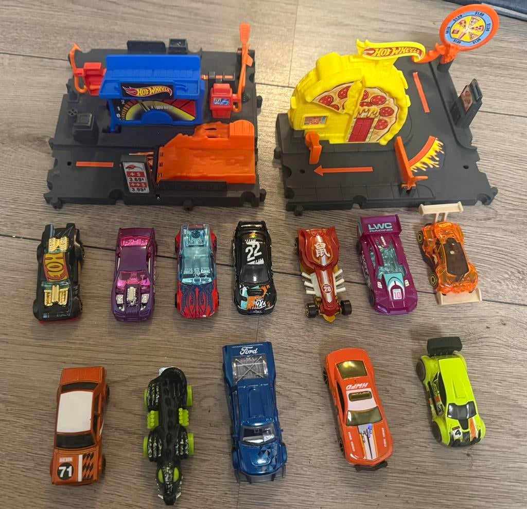 Hot wheels speel set incl hotwheels autos, Ophalen of Verzenden, Zo goed als nieuw