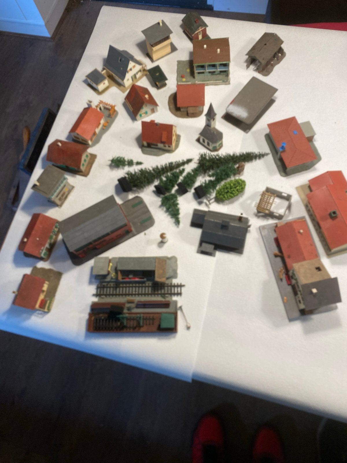 Grote collectie modelbouw huisjes, bomen en rails, Hobby en Vrije tijd, Ophalen of Verzenden, Gebruikt, Brug, Tunnel of Gebouw