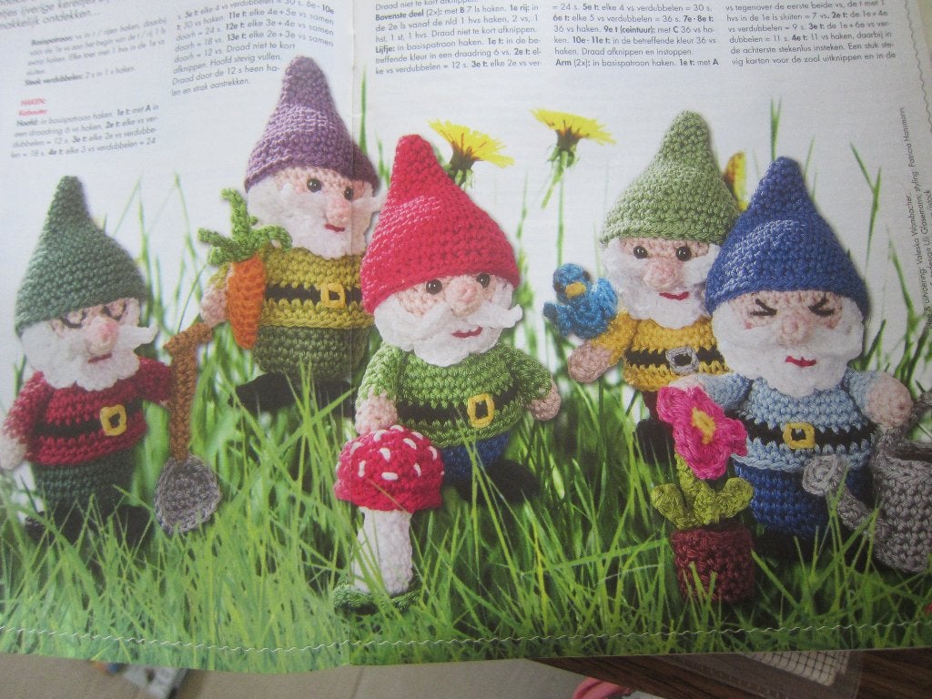 haakpatronen amigurumi patronen eekhoorns muizen kabouters, Ophalen of Verzenden, Zo goed als nieuw, Haken, Patroon of Boek