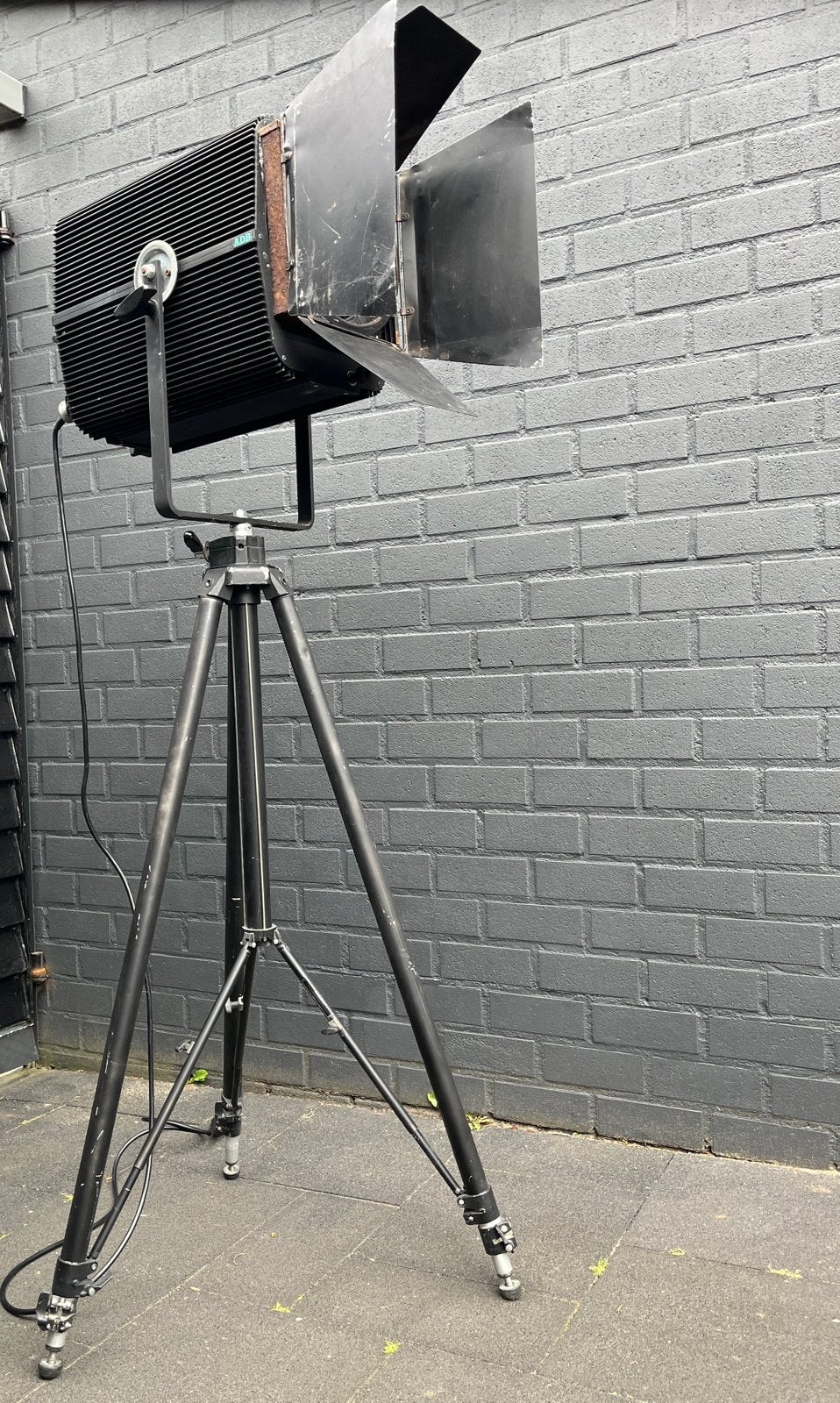 ADB theaterlamp op statief, Ophalen of Verzenden, Zo goed als nieuw, Metaal, Industrieel