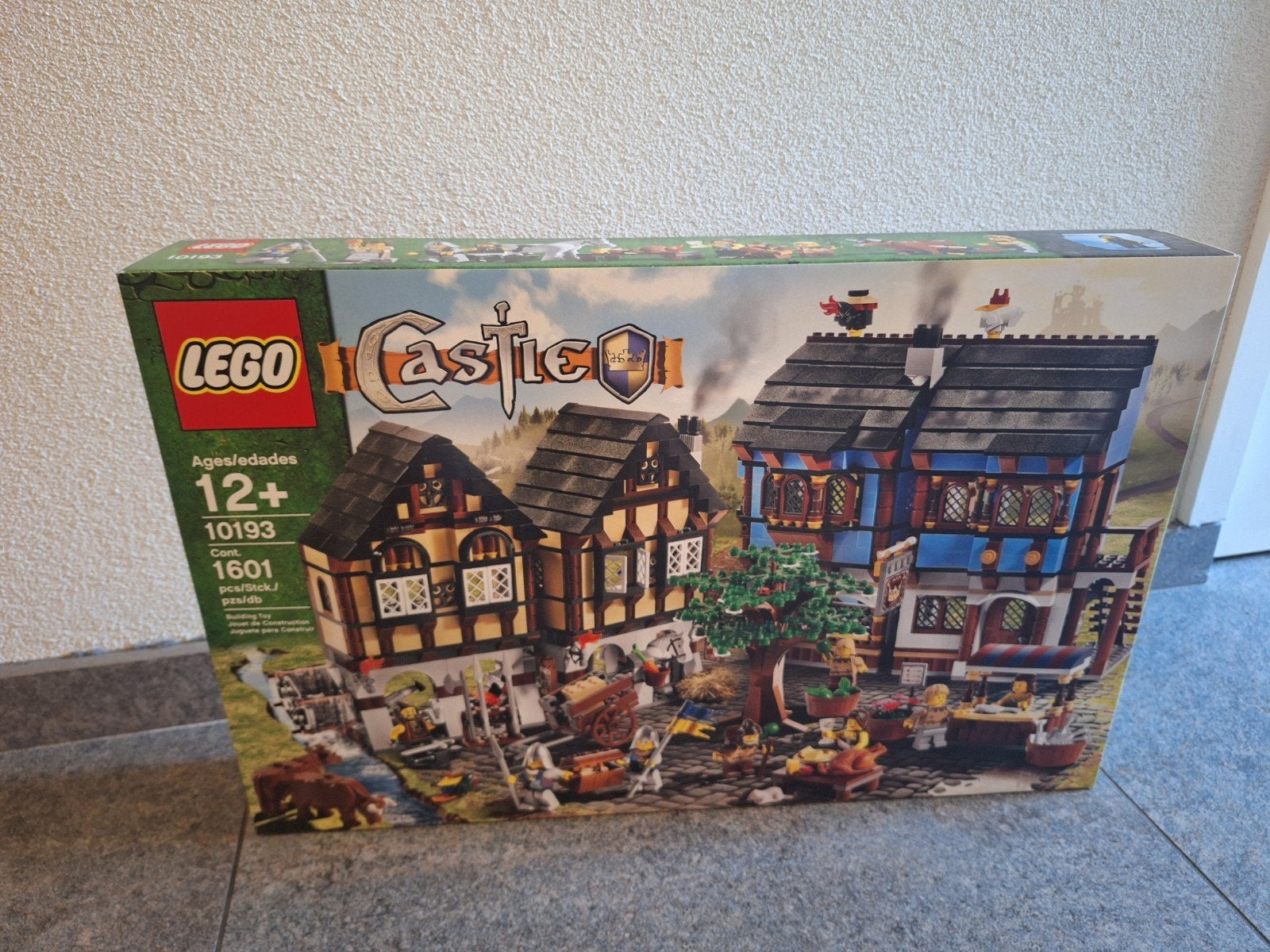 LEGO Castle 10193 Middeleeuwse Markt, Kinderen en Baby's, Speelgoed | Duplo en Lego, Nieuw, Lego, Complete set, Compleet, Inclusief doos