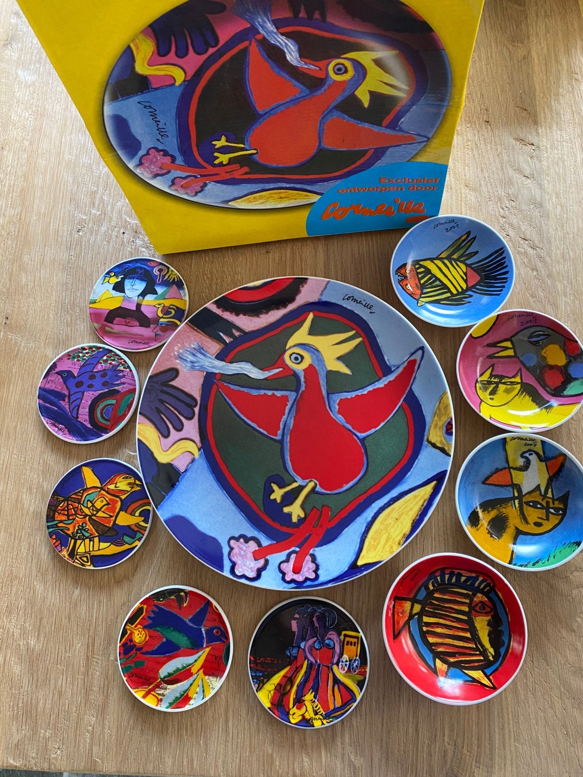 Corneille servies (bord, schaaltjes en onderzetters), Ophalen, Zo goed als nieuw, Porselein, Bord of Schaal