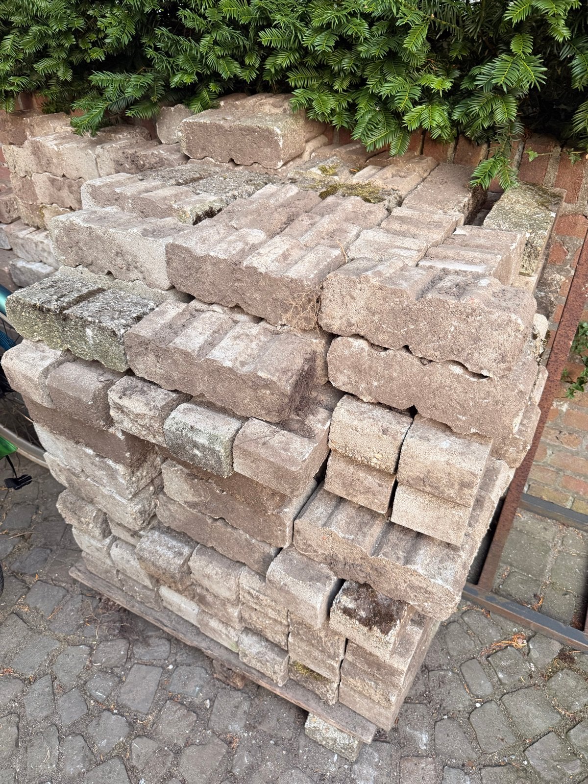 Gratis betonnen stenen voor bestrating of muur, Ophalen, Gebruikt, Beton