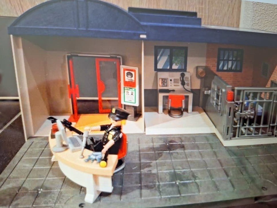 Playmobil Politiebureau met motor en figuur (set 5698), Kinderen en Baby's, Speelgoed | Playmobil, Ophalen of Verzenden