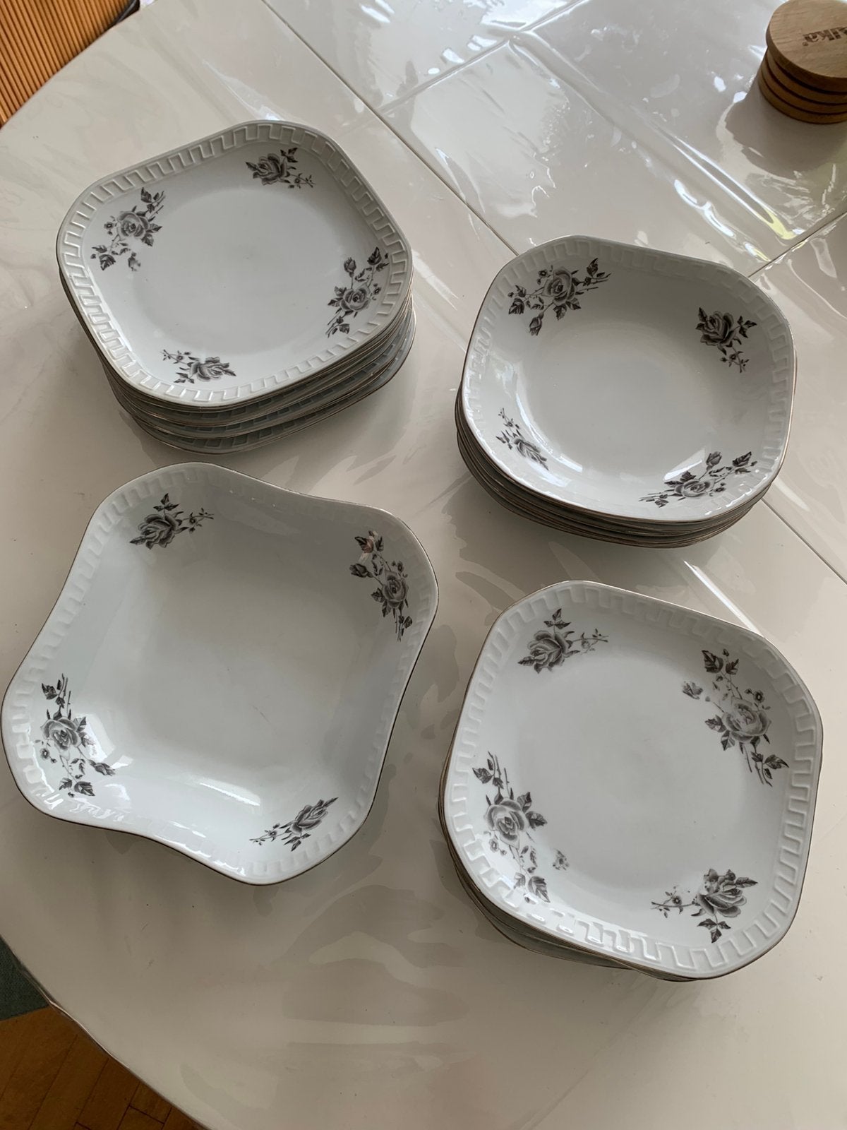 Pools servies, Ophalen of Verzenden, Gebruikt, Overige stijlen, Bord(en)